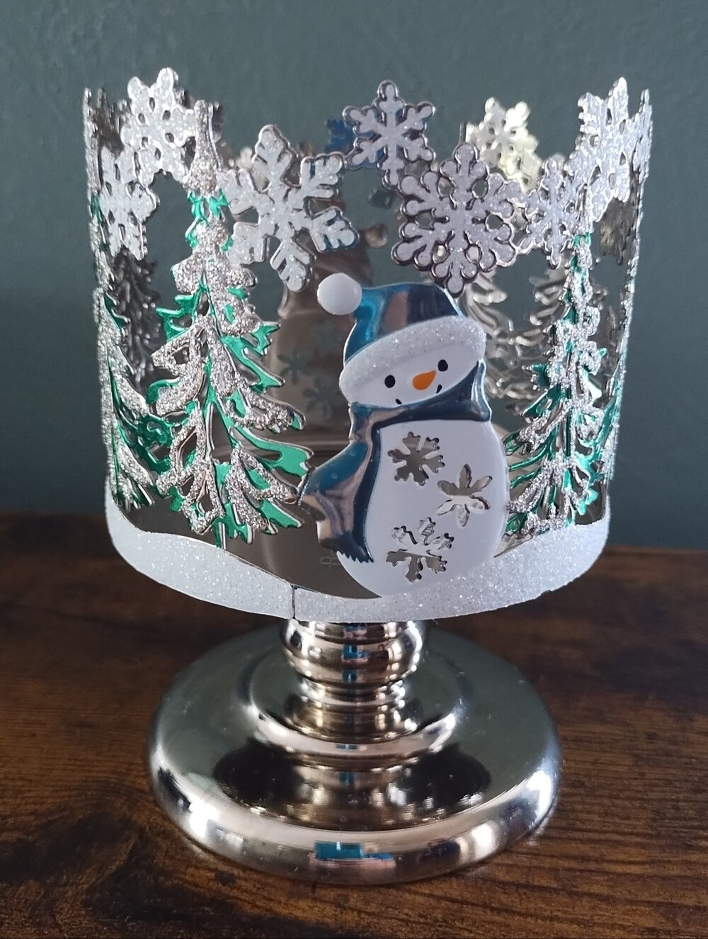Bath & Body Works Winter Scene Pedestal Candle Holder Snowmen Christmas Glitter - Picture 2 of 7